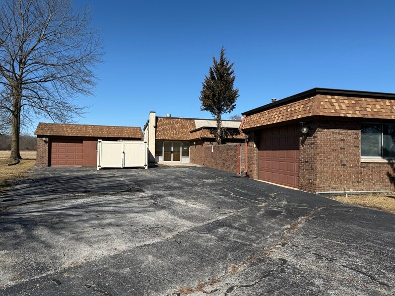 More Photos Of 5920 Waite St, Merrillville Religious Facility For Sale