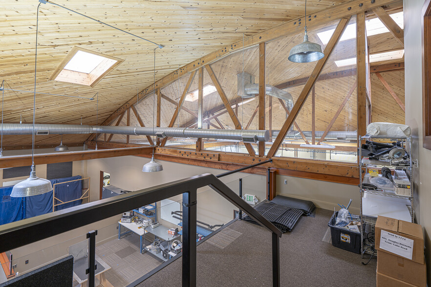 More Photos Of 1714 Broadway St, Vancouver Auto Repair For Lease