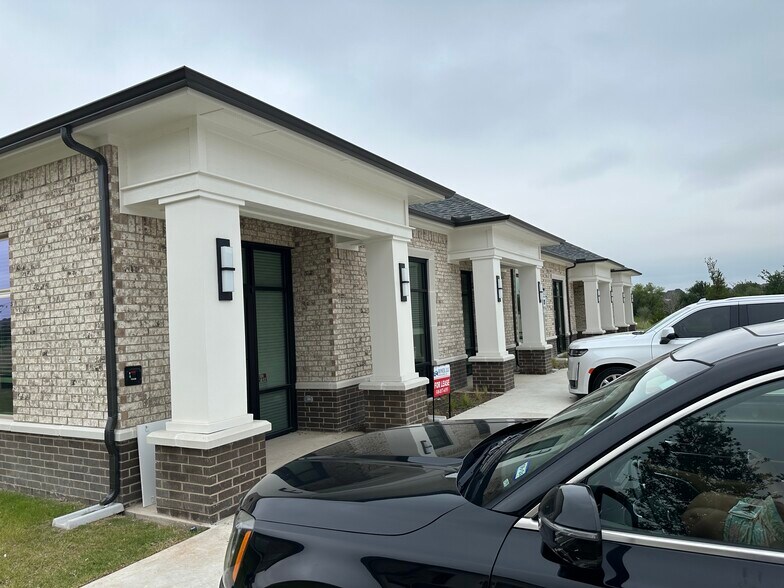 More Photos Of 1630 W Prosper Trl, Prosper Unknown For Lease