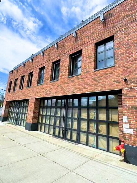 More Photos Of 29-30 12th St, Astoria General Retail For Sale