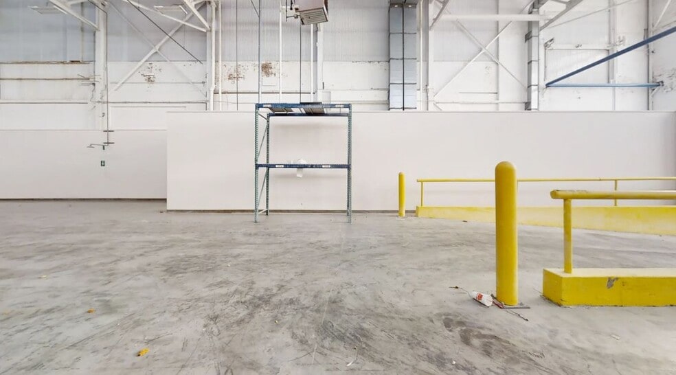 More Photos Of 799 E 73rd St, Cleveland Warehouse For Lease