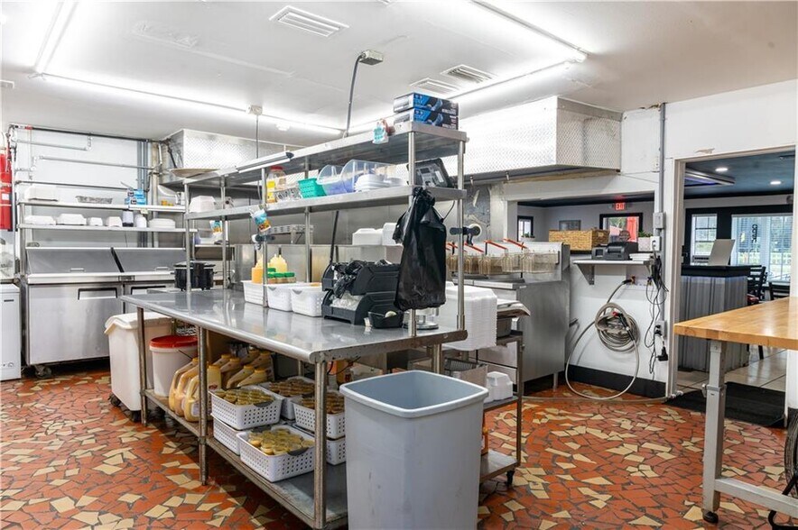 More Photos Of 3300 Norwich St, Brunswick Restaurant For Sale