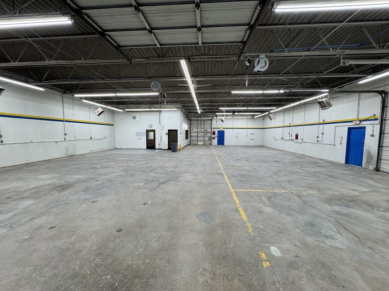 More Photos Of 4316 S Newcastle Rd, Oklahoma City Service For Lease