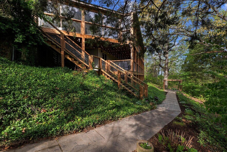 More Photos Of 381 W Guin Rd, Nixa Lodge Meeting Hall For Sale