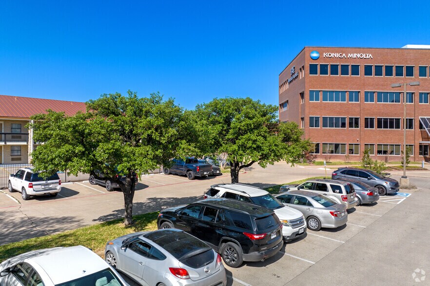 More Photos Of 8713 Airport Fwy, North Richland Hills Office For Lease