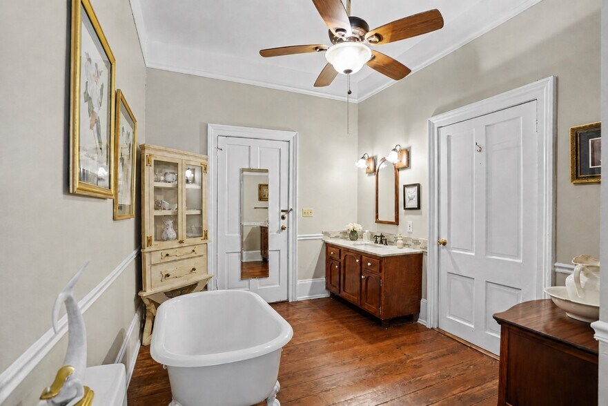 More Photos Of 209 Osborne St, Saint Marys Flex For Sale
