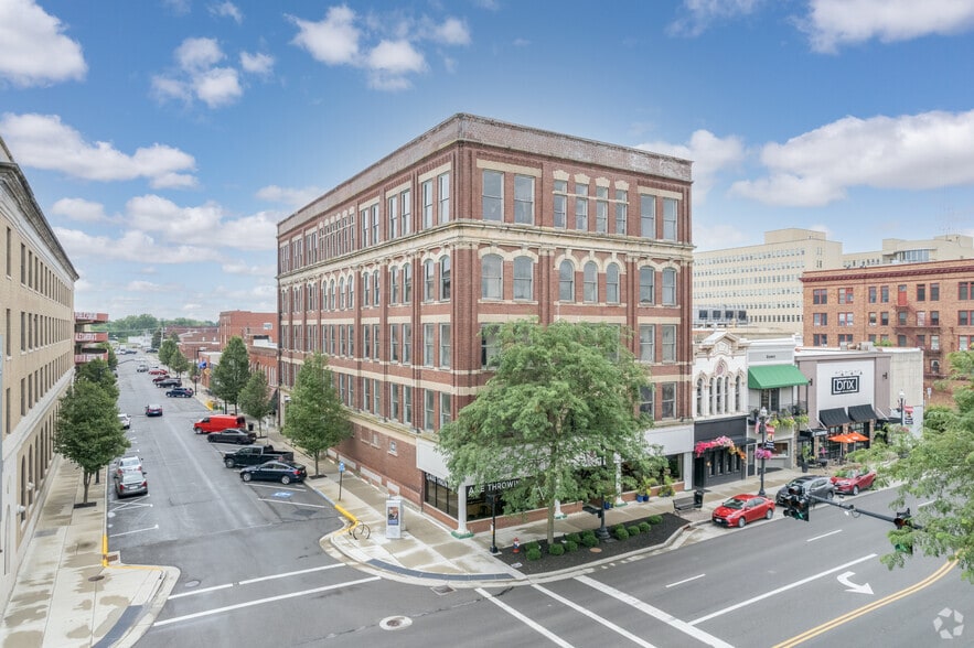 Primary Photo Of 401 S Main St, Findlay Office For Lease
