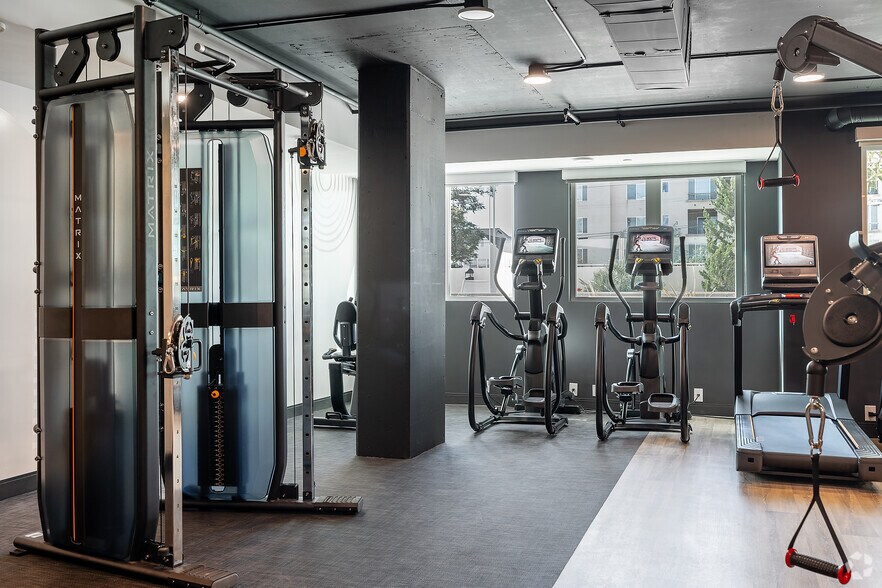 More Photos Of 988 S Manhattan Pl, Los Angeles Apartments For Lease