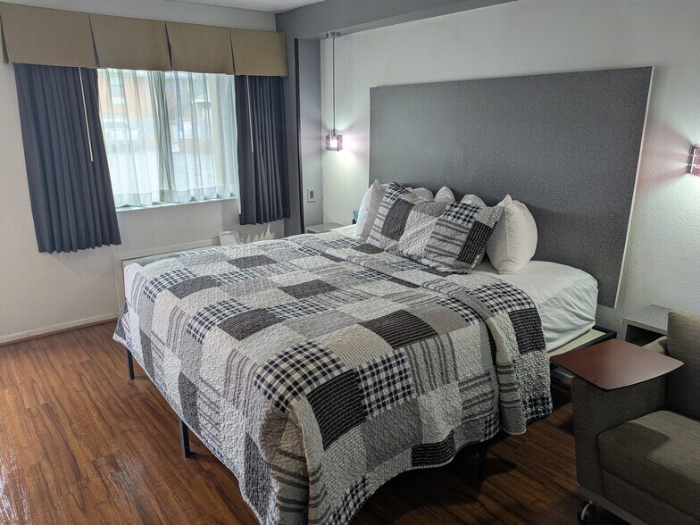 More Photos Of 3100 W Northwest Loop 323, Tyler Hotel For Sale