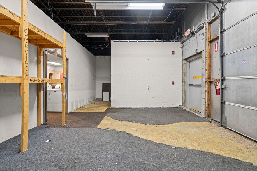 More Photos Of 628 Belmont St, Brockton Freestanding For Lease