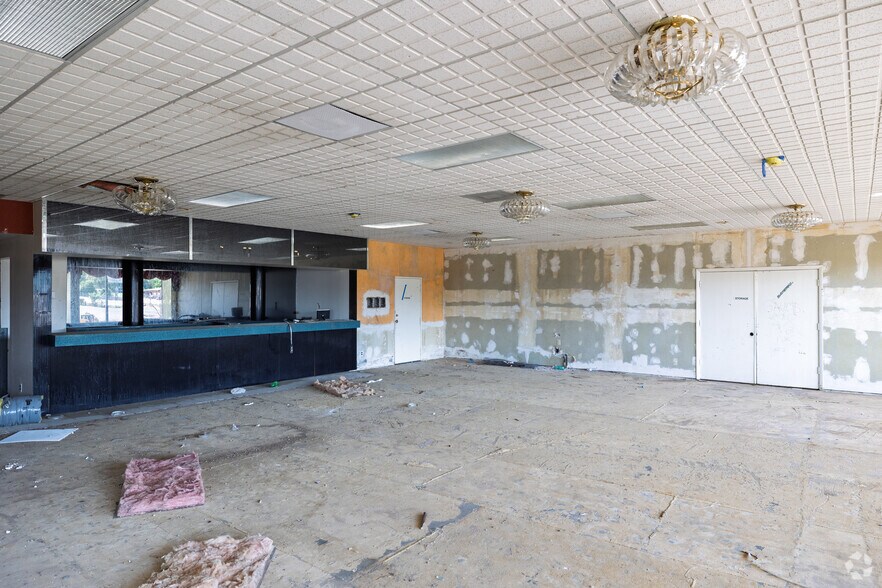 More Photos Of 2001 N Hudson Ave, Pueblo Hotel For Sale