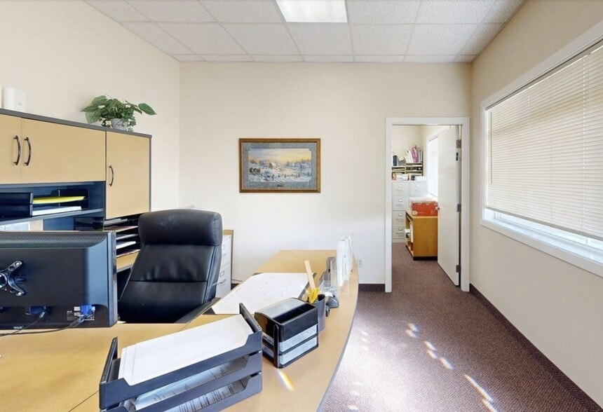 More Photos Of 1271 Port Dr, Clarkston Office For Sale