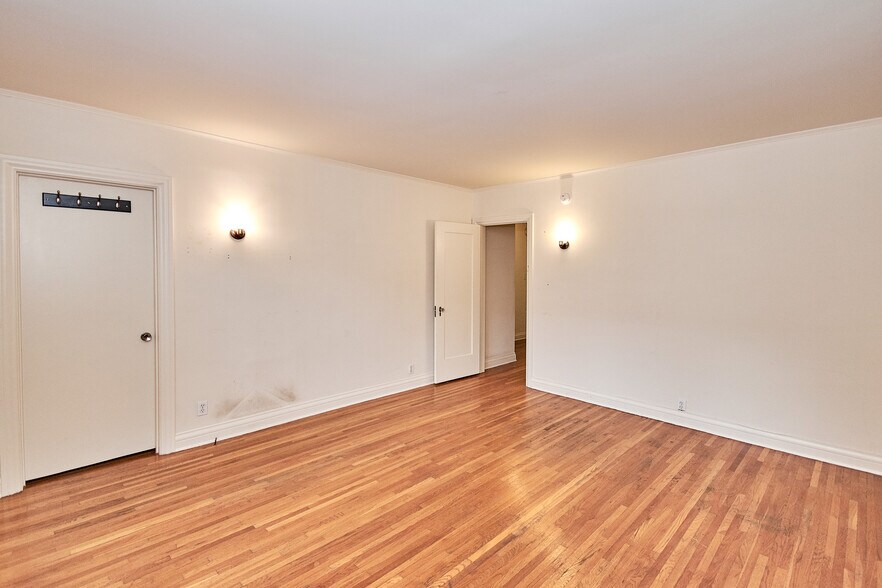 More Photos Of 6669 De Longpre Ave, Los Angeles Apartments For Sale