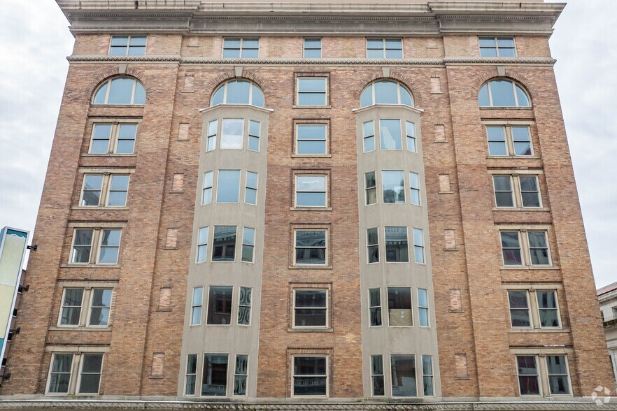 More Photos Of 11 S Ludlow St, Dayton Hotel For Sale