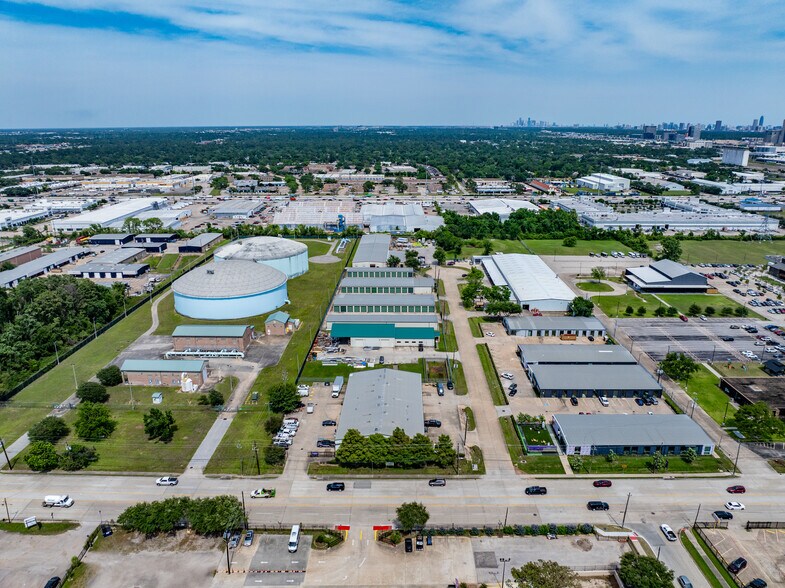 More Photos Of 1440 Brittmoore Rd, Houston Storefront For Lease