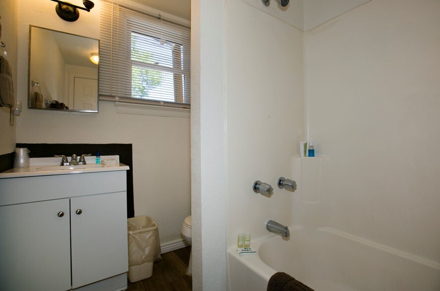 More Photos Of 409 S Montezuma St, Prescott Hotel For Sale