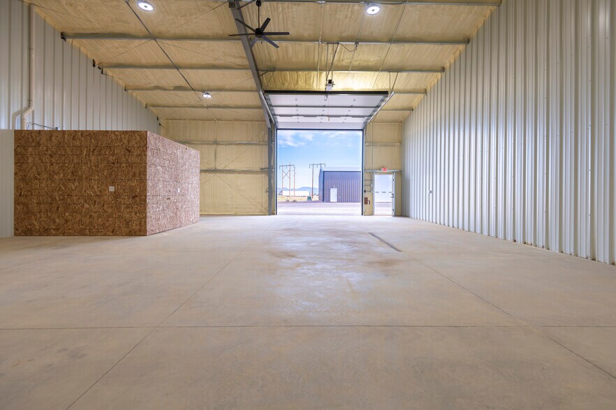 More Photos Of 2721 Wylie Dr, East Helena Flex For Sale