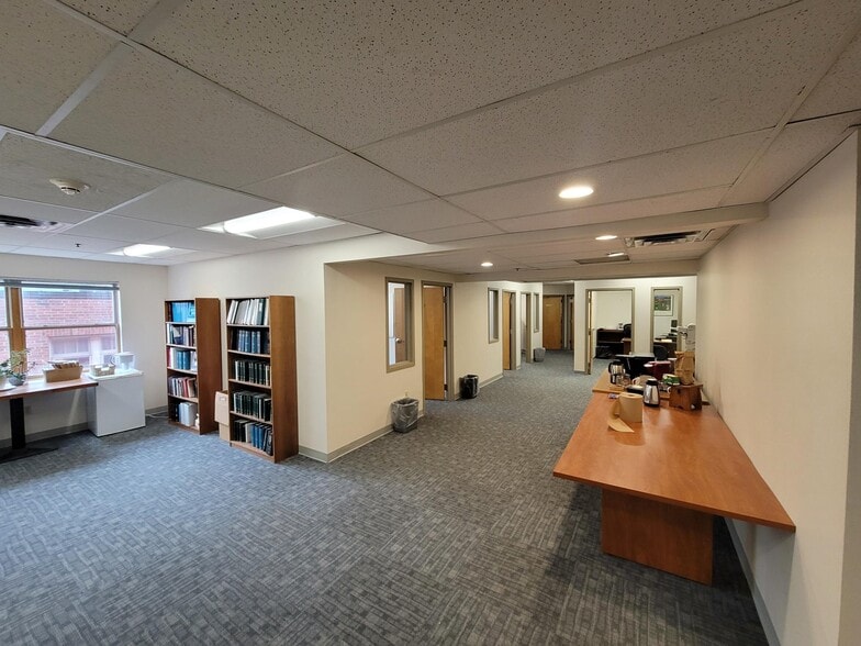 More Photos Of 89 Main St, Montpelier Medical For Lease