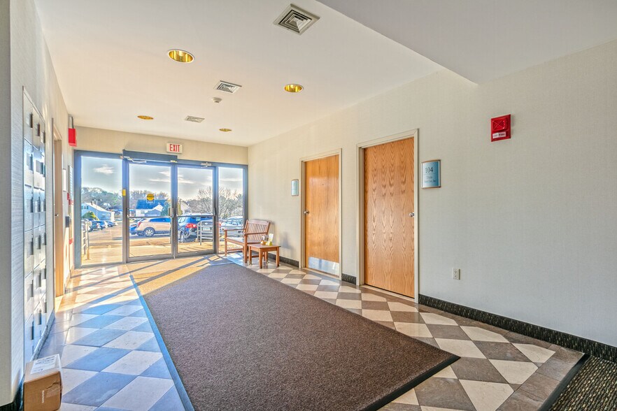 More Photos Of 400 Bayonet St, New London Medical For Lease