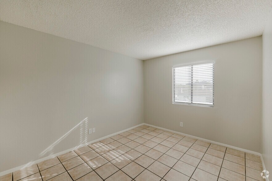 More Photos Of 2223-2255 E Cactus Rd, Phoenix Apartments For Sale