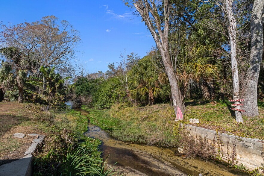 More Photos Of 8301 Congress St, Port Richey Flex For Sale