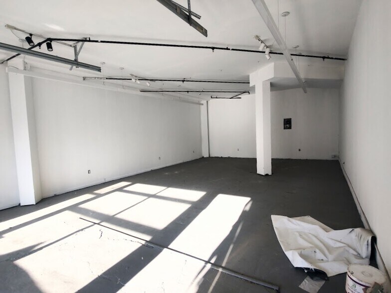 More Photos Of 119 Knickerbocker Ave, Brooklyn Apartments For Lease