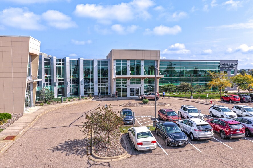 More Photos Of 1000 140th St W, Burnsville Medical For Lease