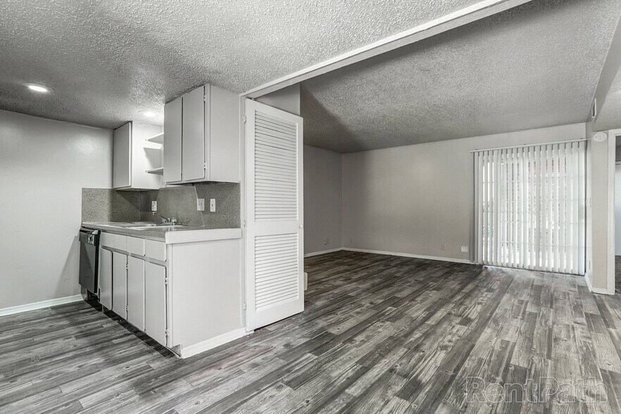 More Photos Of 3218 S 93rd East Ave, Tulsa Apartments For Sale
