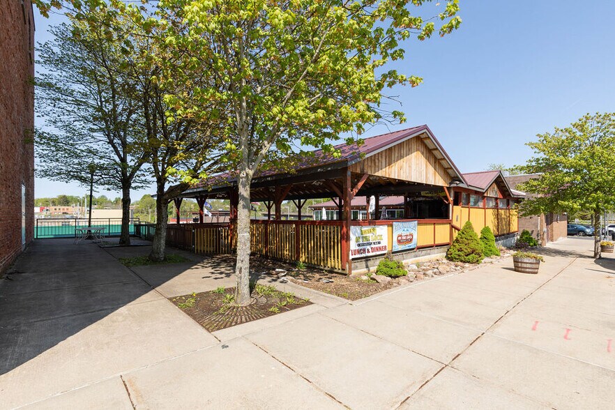 More Photos Of 24 S First St, Fulton Restaurant For Sale