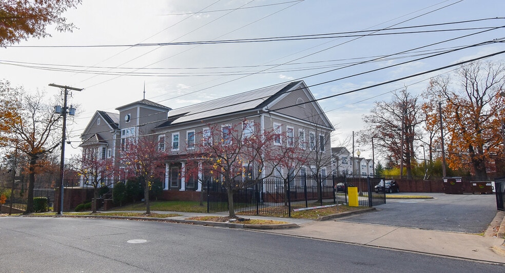 More Photos Of 4301 9th St SE, Washington Office For Sale