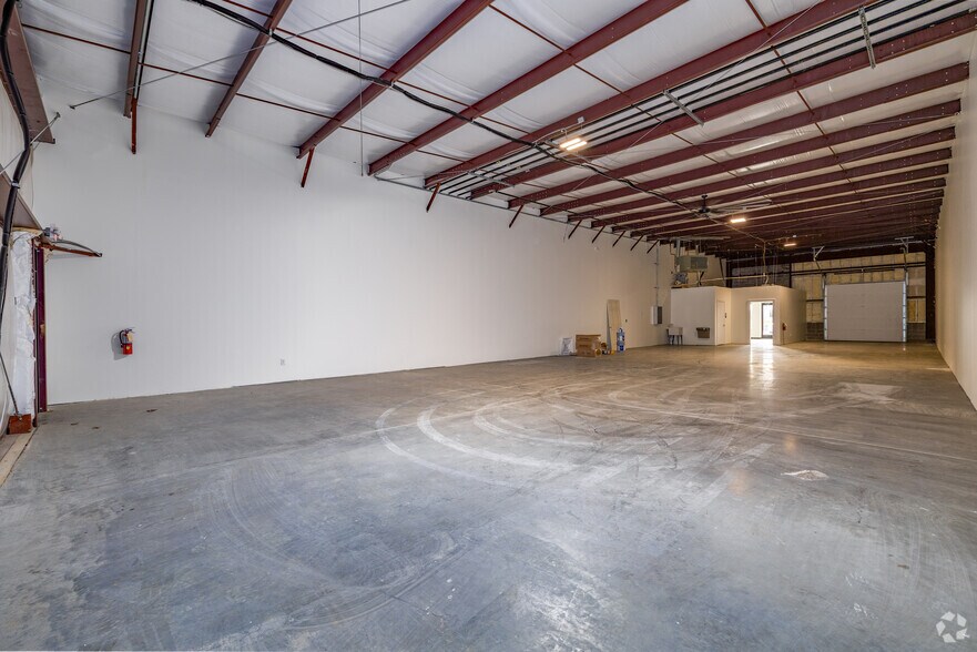 More Photos Of 3630 Ohara Rd, Erlanger Showroom For Lease