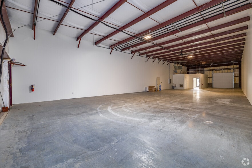 More Photos Of 3630 Ohara Rd, Erlanger Showroom For Lease