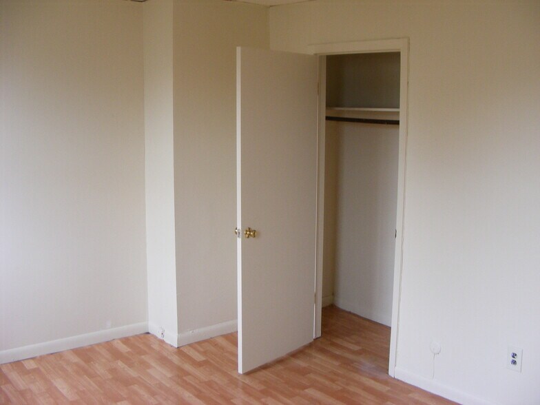 More Photos Of 268 Forrest St, Jersey City Apartments For Sale