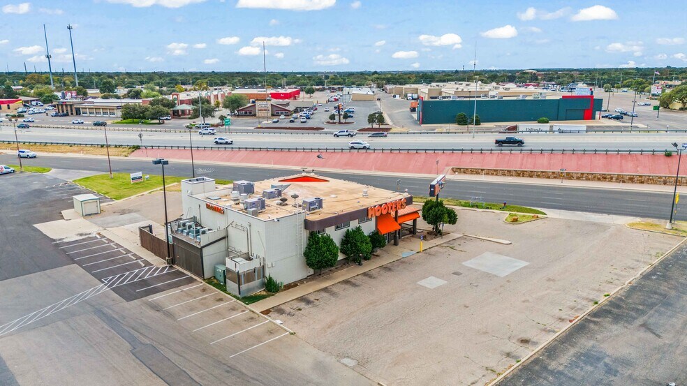 More Photos Of 4950 S Loop 289, Lubbock Restaurant For Lease