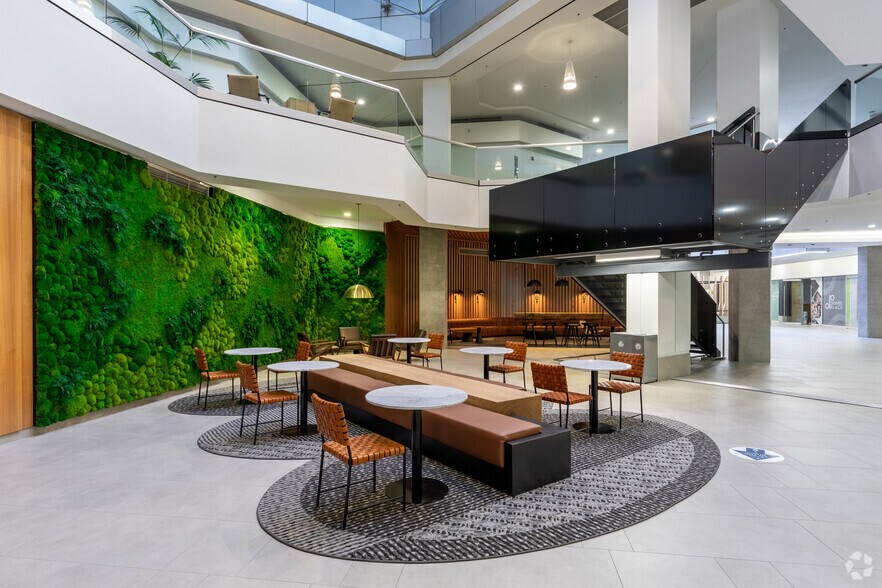More Photos Of 999 18th St, Denver Office For Lease