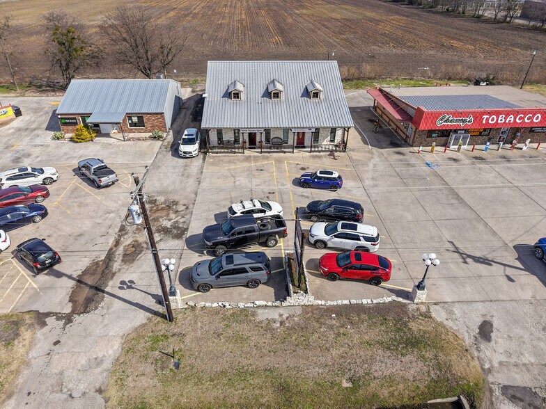 More Photos Of 8883-8885 State Highway 34 S, Quinlan Office For Lease