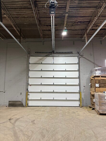 More Photos Of 3122 South Ave, Toledo Manufacturing For Lease