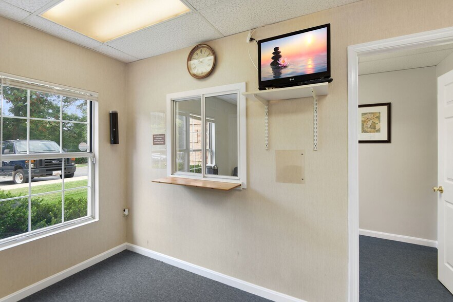 More Photos Of 13621-13689 Baltimore Ave, Laurel Medical For Sale