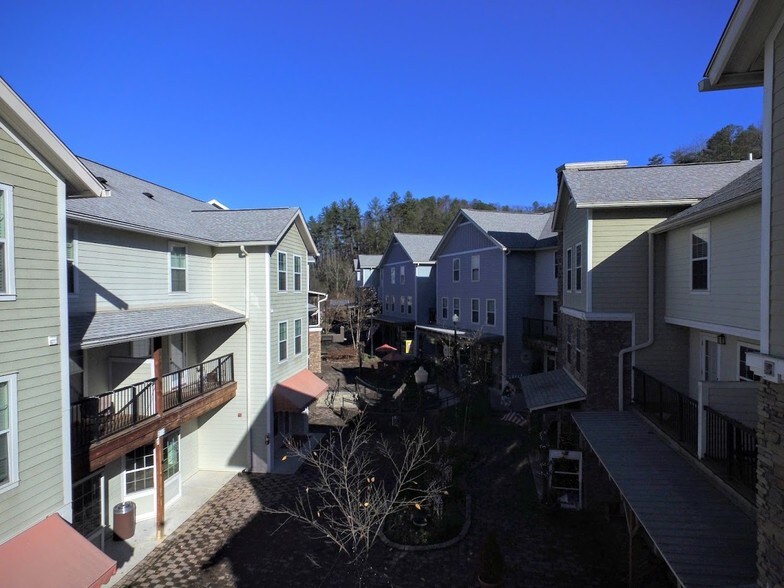 More Photos Of 849 Glades Rd, Gatlinburg Specialty For Sale