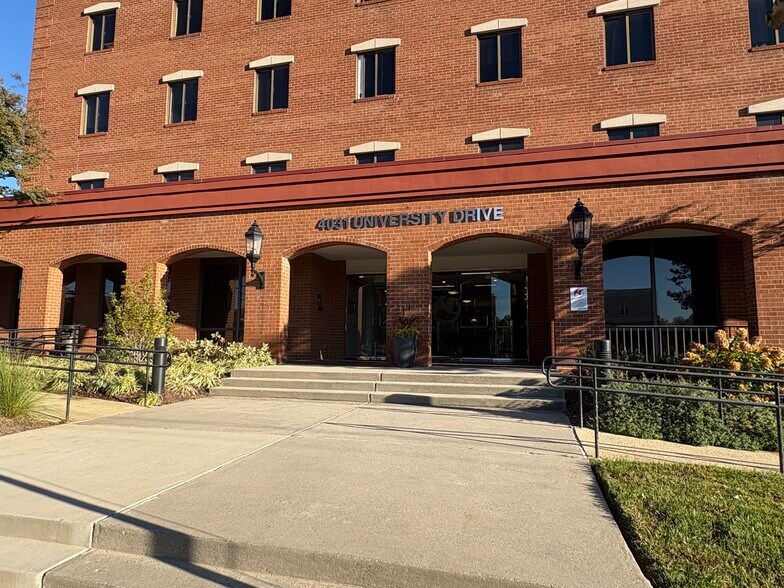 More Photos Of 4031 University Dr, Fairfax Office For Sale