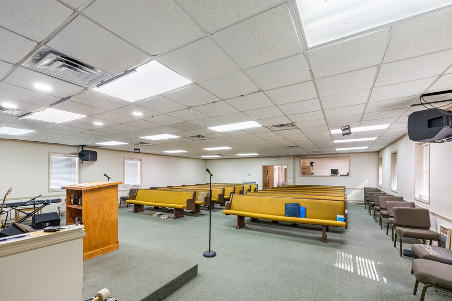 More Photos Of 4239 Flat Shoals Pky, Decatur Religious Facility For Sale