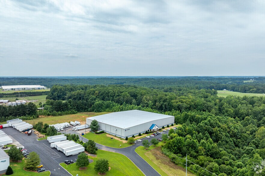 More Photos Of 276 Enterprise Way, Mocksville Warehouse For Lease
