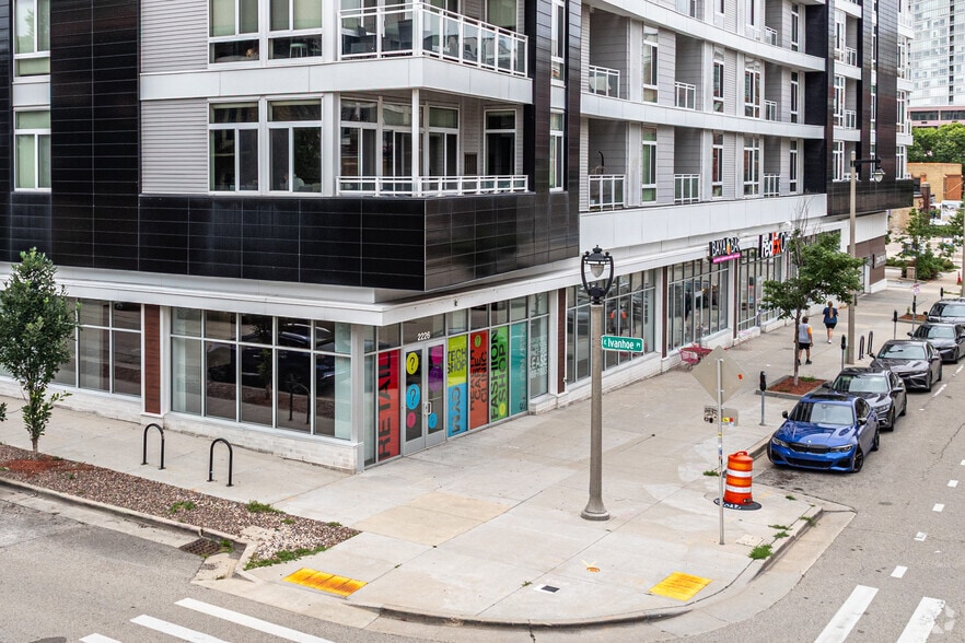 More Photos Of 2111 E Ivanhoe Pl, Milwaukee Apartments For Lease