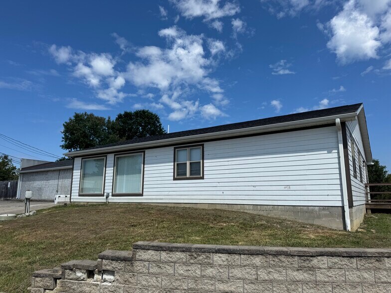 Primary Photo Of 4970B Teays Valley Rd, Scott Depot Warehouse For Lease