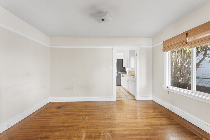 More Photos Of 3031 Chestnut St, Oakland Multifamily For Sale