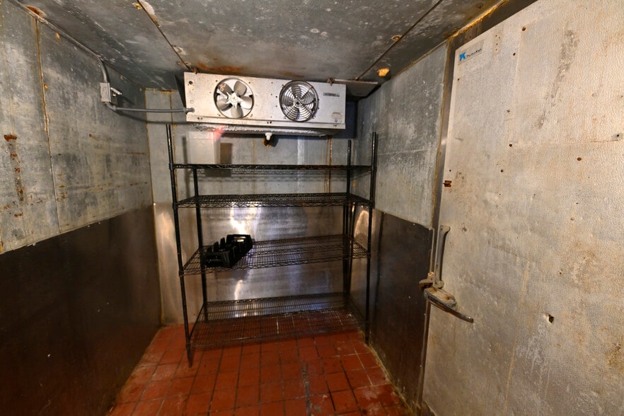 More Photos Of 431-459 McCarty Rd, San Antonio Restaurant For Lease