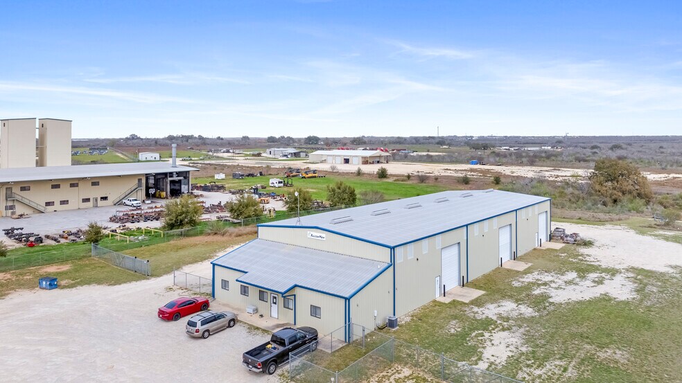 More Photos Of 685 Corgey Rd, Pleasanton Manufacturing For Lease