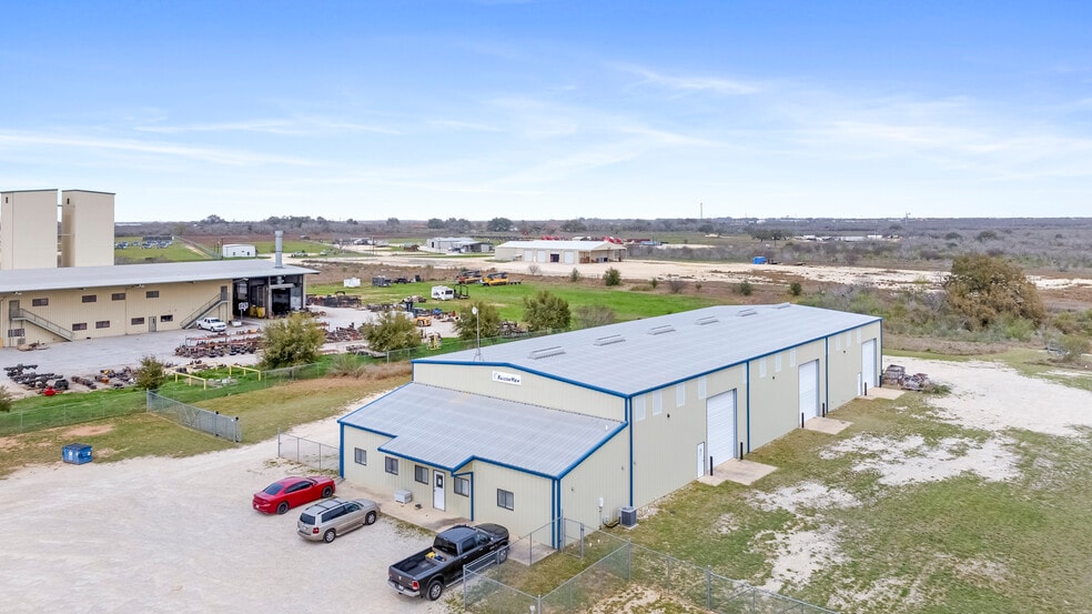 More Photos Of 685 Corgey Rd, Pleasanton Manufacturing For Lease
