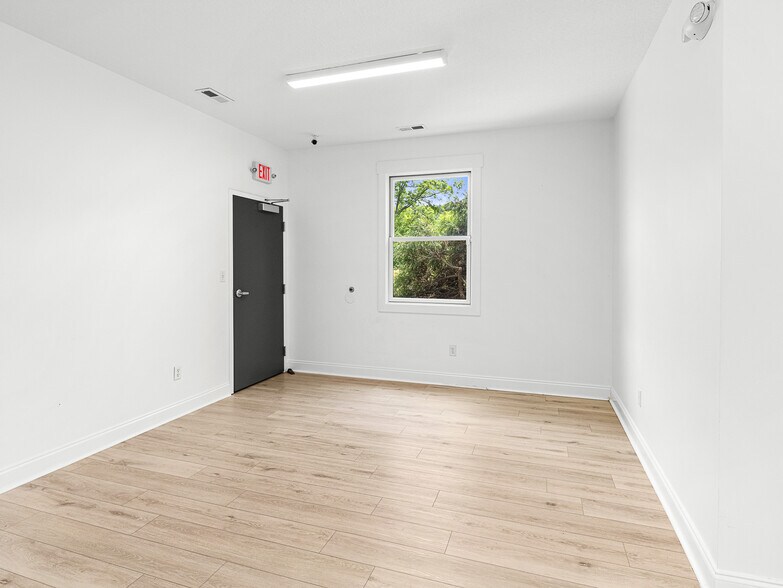 More Photos Of 14 Mimidis Ln, Swannanoa Office For Sale