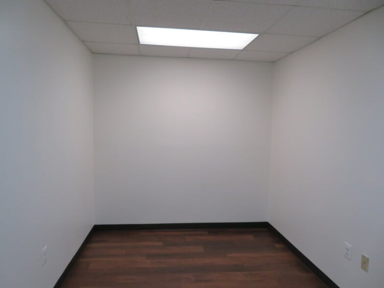 More Photos Of 3231-3233 Superior Ln, Bowie Medical For Lease